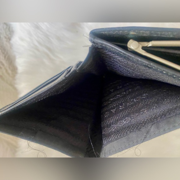 ✨PRADA✨Vintage 90’s Nylon Snap Closure MultiSectional Wallet - Picture 5 of 7